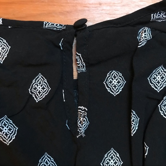 Torrid Black White Short Sleeve Blouse, EUC, 2 - Picture 10 of 12